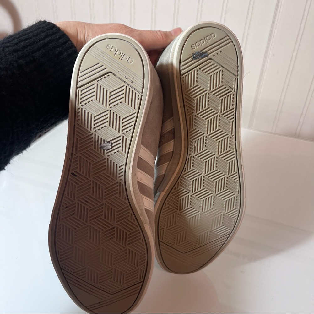 Adidas Women’s Grey Suede Court Sneakers Size 8.5 - Low Top Sporty VL Court 3.0 - Picture 5 of 10